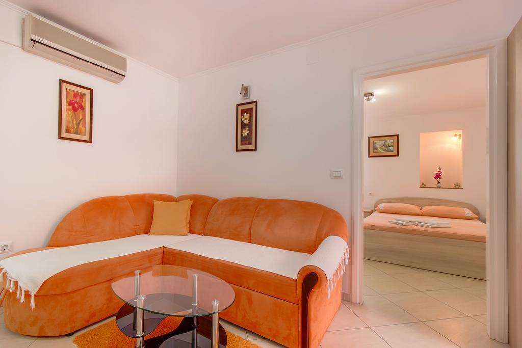 Apartments Leila Mali Losinj Exterior photo
