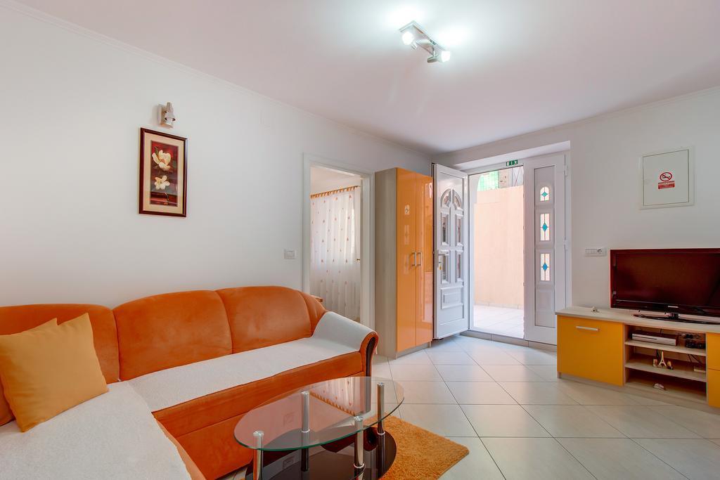 Apartments Leila Mali Losinj Exterior photo