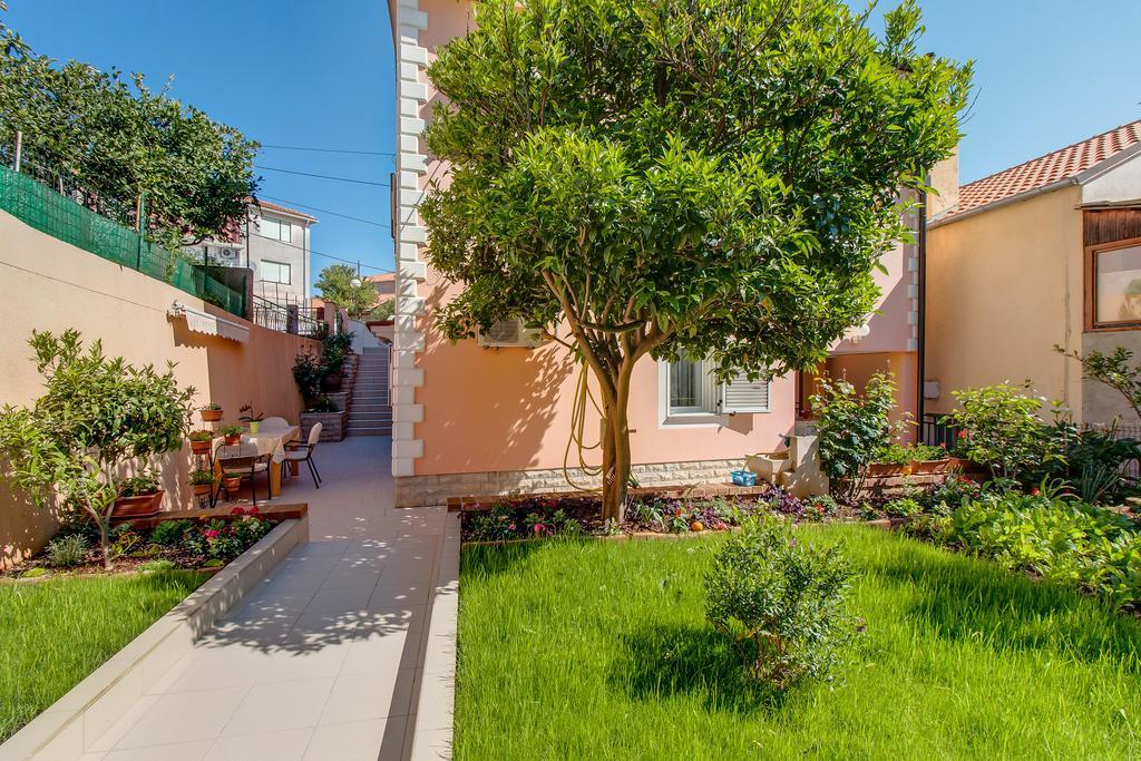 Apartments Leila Mali Losinj Exterior photo