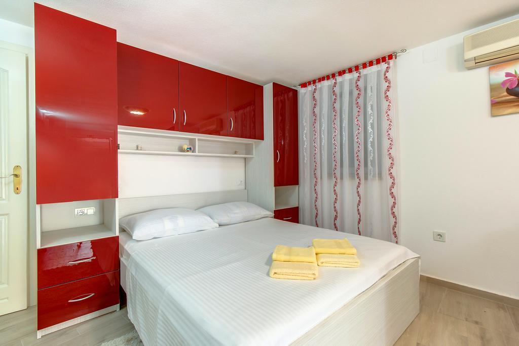 Apartments Leila Mali Losinj Exterior photo